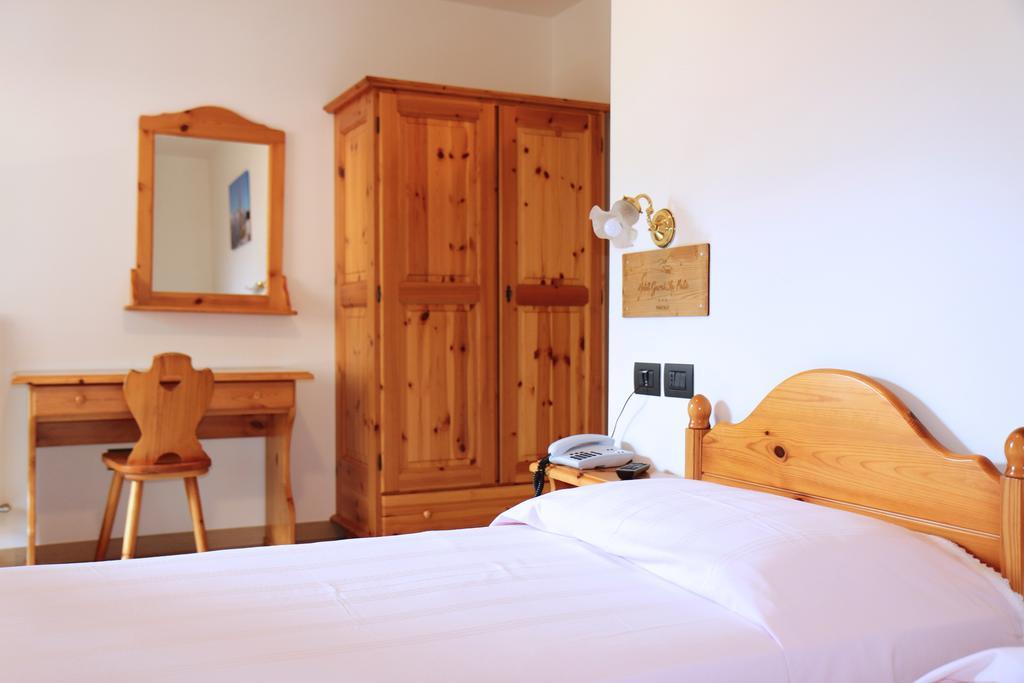Hotel La Palu Pinzolo Ngoại thất bức ảnh